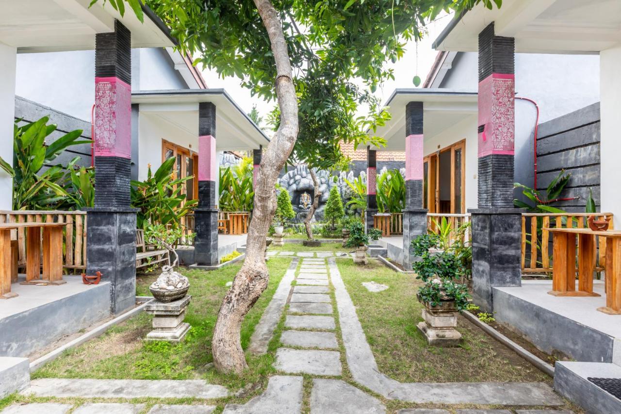 Hotel The Box House à Batununggul Extérieur photo
