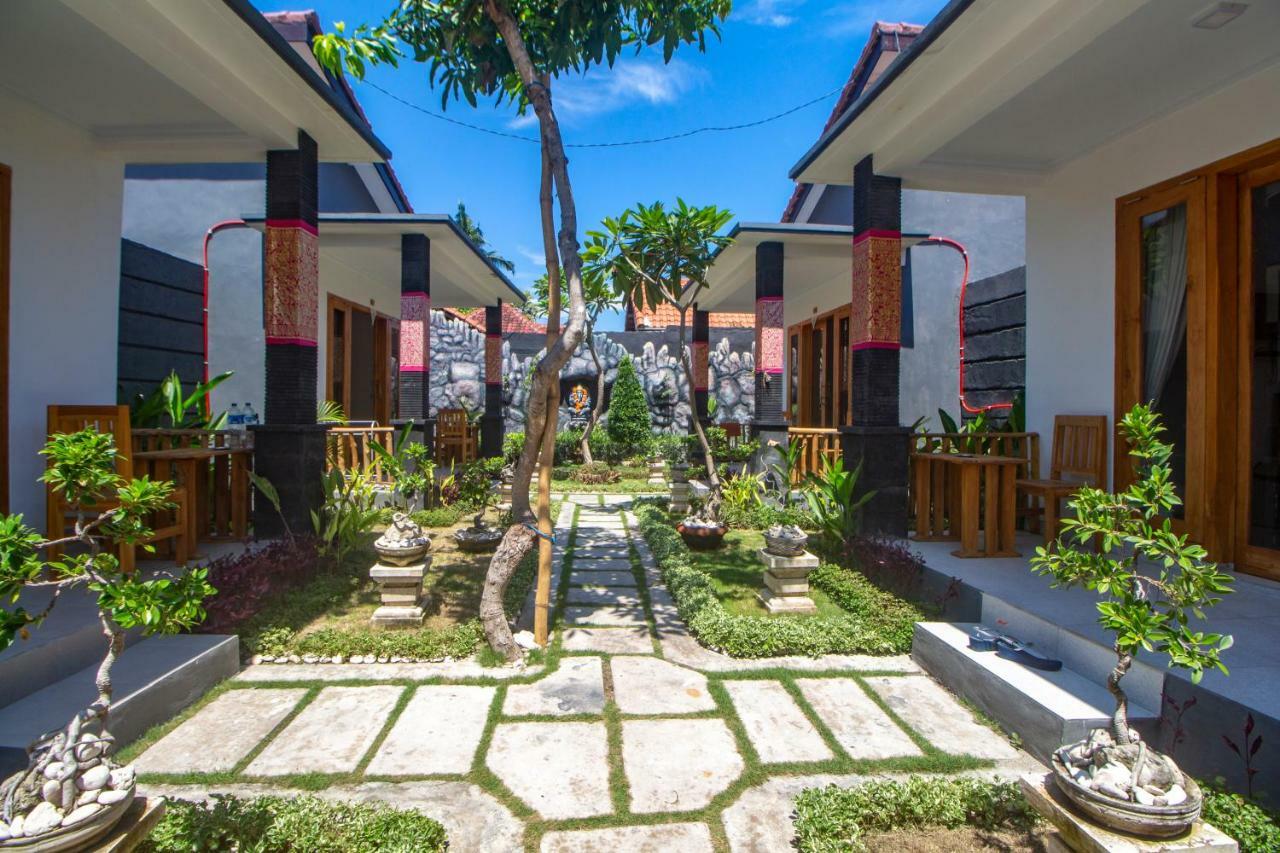 Hotel The Box House à Batununggul Extérieur photo